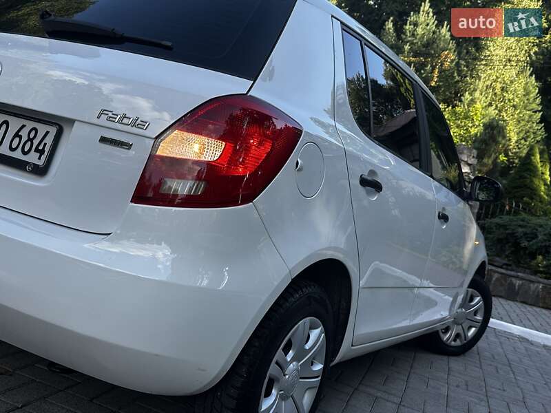 Хэтчбек Skoda Fabia 2011 в Дрогобыче