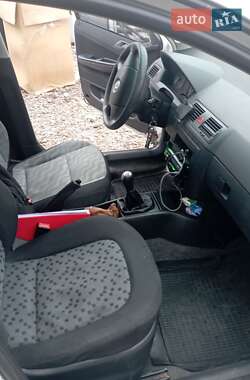 Хэтчбек Skoda Fabia 2006 в 