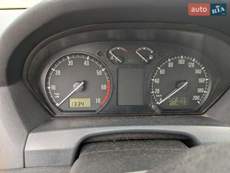 Хэтчбек Skoda Fabia 2003 в Киеве