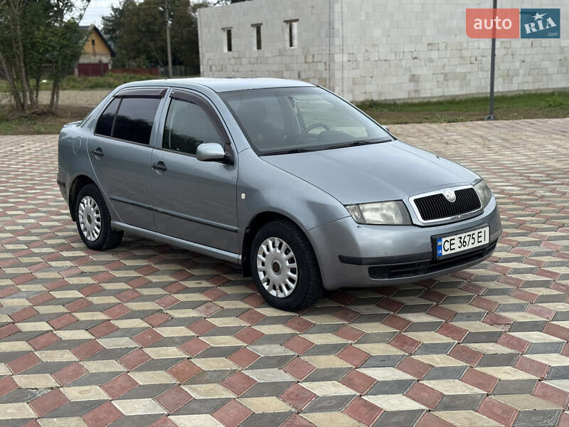 Седан Skoda Fabia 2003 в Черновцах