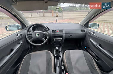 Седан Skoda Fabia 2003 в 