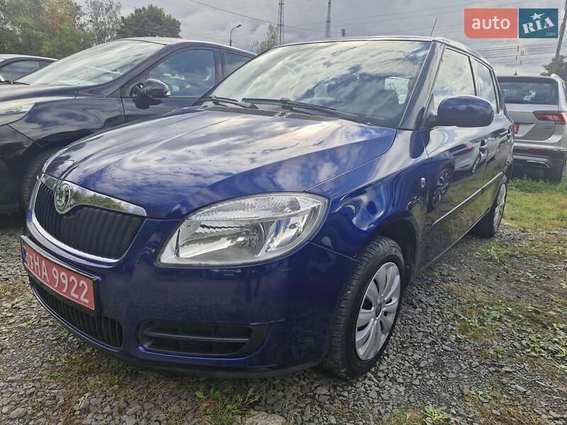Хэтчбек Skoda Fabia 2009 в 