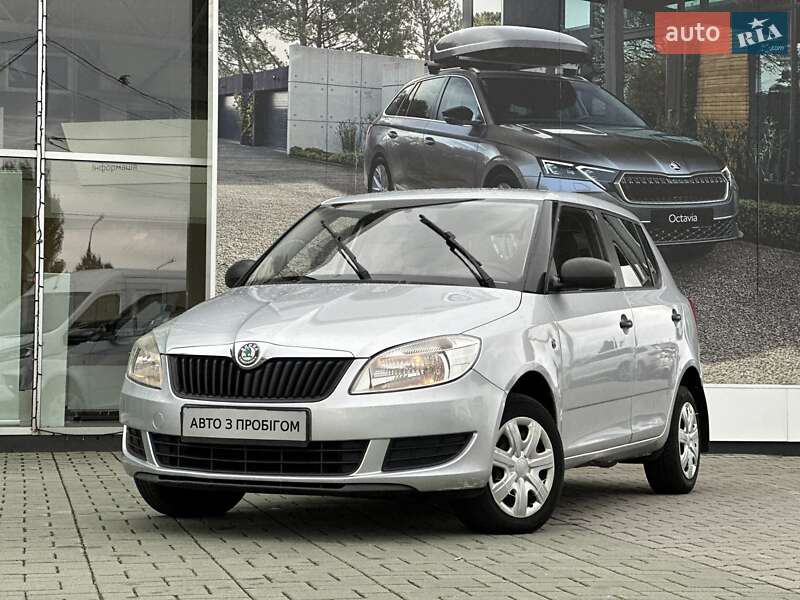 Хэтчбек Skoda Fabia 2011 в 