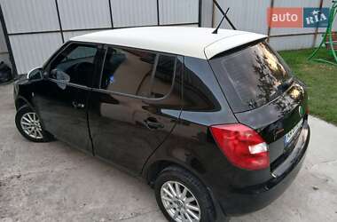 Хэтчбек Skoda Fabia 2011 в 