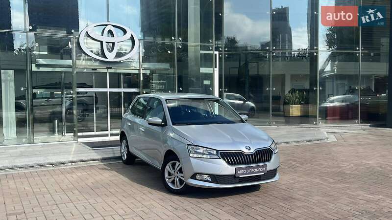 Хэтчбек Skoda Fabia 2020 в Киеве