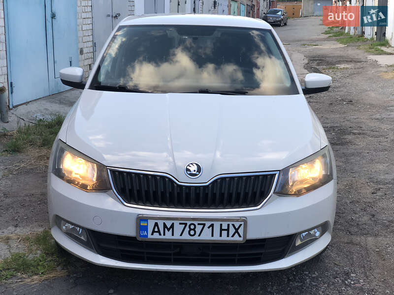 Універсал Skoda Fabia 2015 в Житомирі