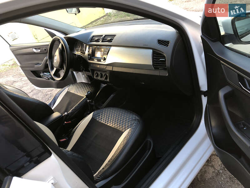 Універсал Skoda Fabia 2015 в Житомирі