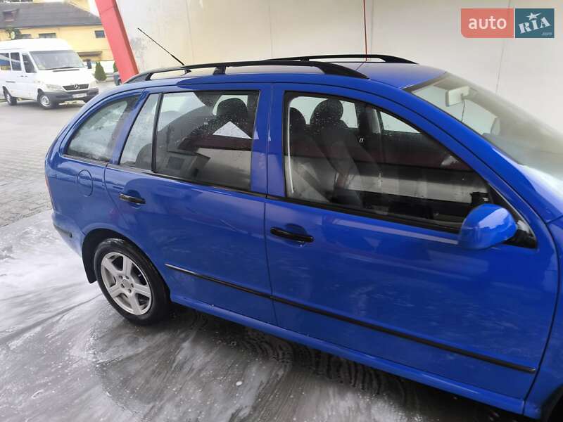 Універсал Skoda Fabia 2006 в Чернівцях