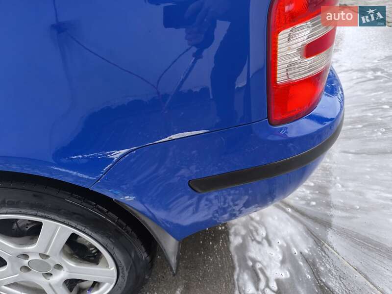 Універсал Skoda Fabia 2006 в Чернівцях