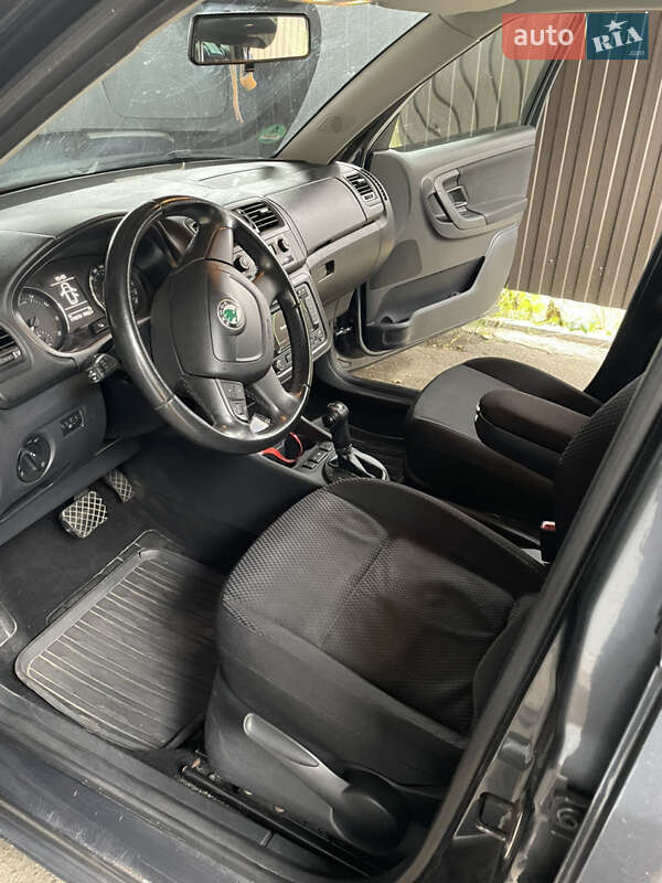 Хэтчбек Skoda Fabia 2010 в Киеве