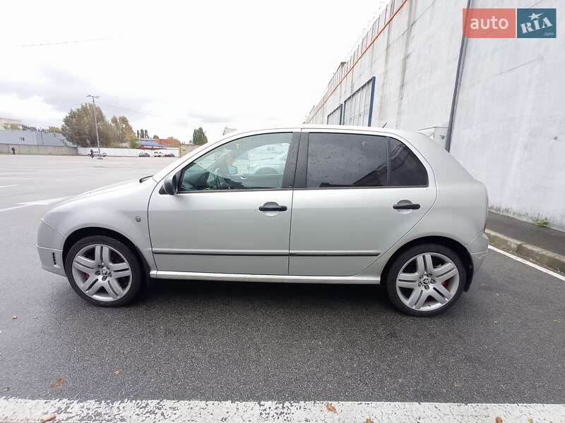 Хэтчбек Skoda Fabia 2005 в Киеве