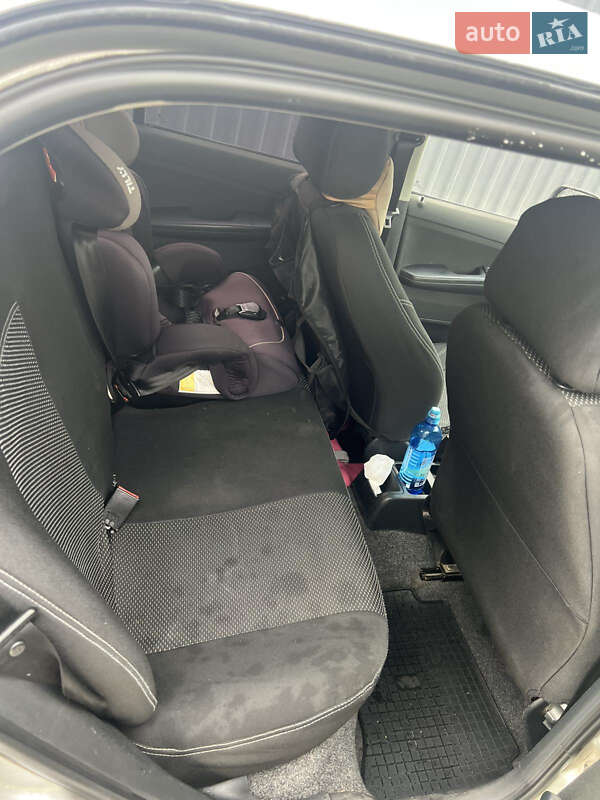 Хетчбек Skoda Fabia 2005 в Житомирі