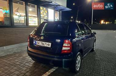 Хэтчбек Skoda Fabia 2003 в 