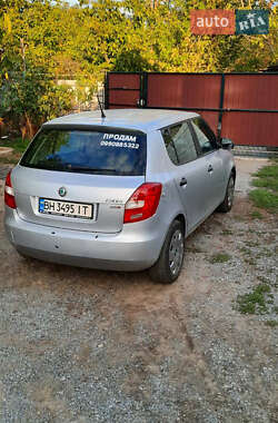 Хэтчбек Skoda Fabia 2011 в 