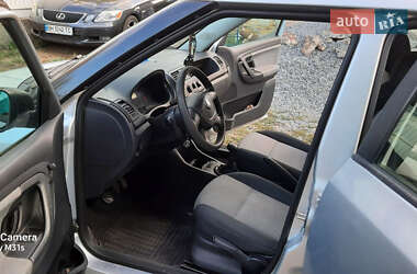 Хэтчбек Skoda Fabia 2011 в 