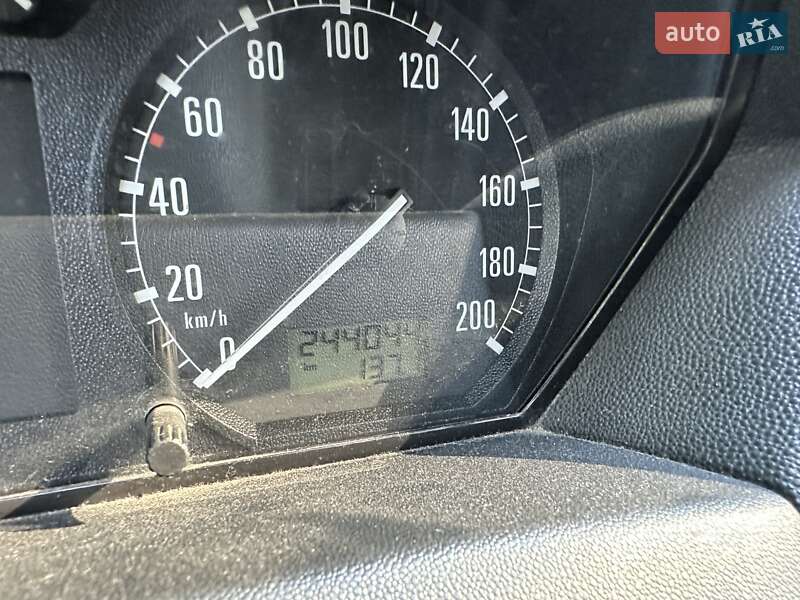 Хэтчбек Skoda Fabia 2003 в Киеве