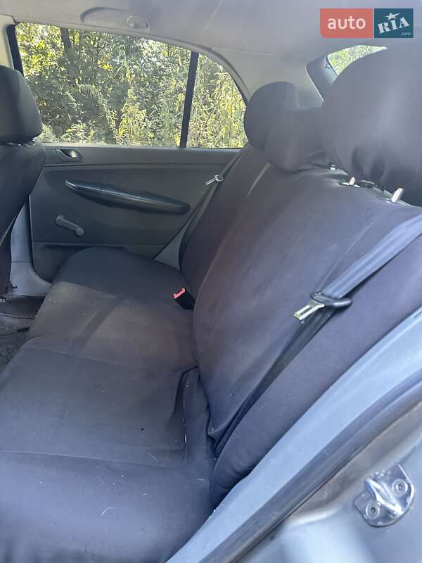 Хэтчбек Skoda Fabia 2003 в Киеве