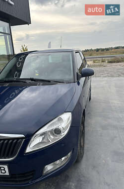 Хэтчбек Skoda Fabia 2012 в 