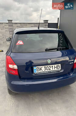 Хэтчбек Skoda Fabia 2012 в 