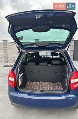 Хэтчбек Skoda Fabia 2012 в 