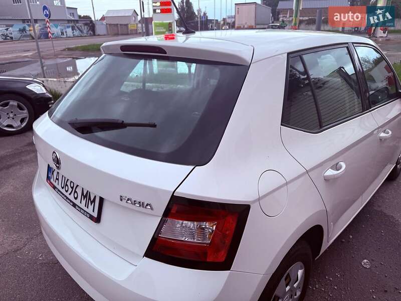 Хэтчбек Skoda Fabia 2017 в Киеве