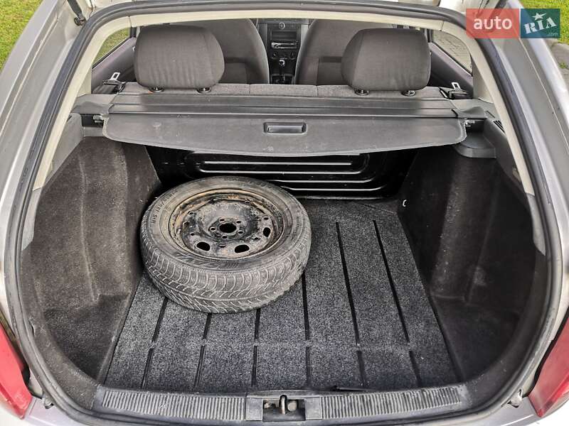 Універсал Skoda Fabia 2002 в Здолбуніві
