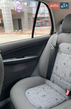 Хэтчбек Skoda Fabia 2001 в 