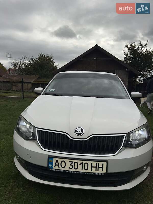 Універсал Skoda Fabia 2015 в Ужгороді