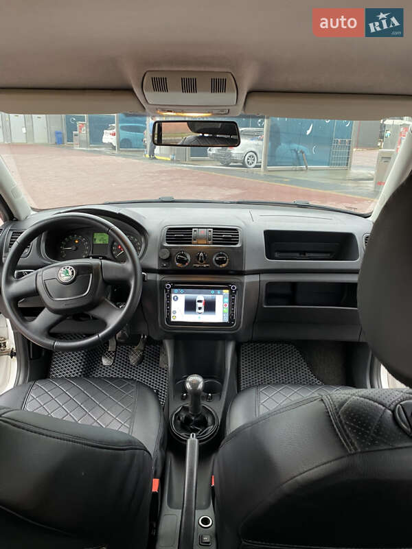 Хэтчбек Skoda Fabia 2011 в Ровно фото 2 Хэтчбек Skoda Fabia 2011 в Ровно