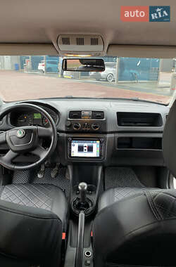 Хэтчбек Skoda Fabia 2011 в 