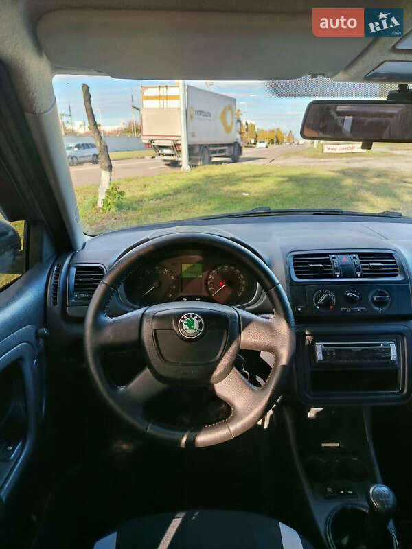 Хэтчбек Skoda Fabia 2011 в Киеве