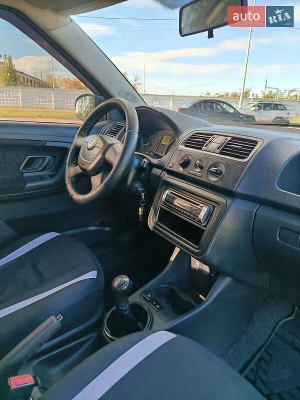 Хэтчбек Skoda Fabia 2011 в Киеве