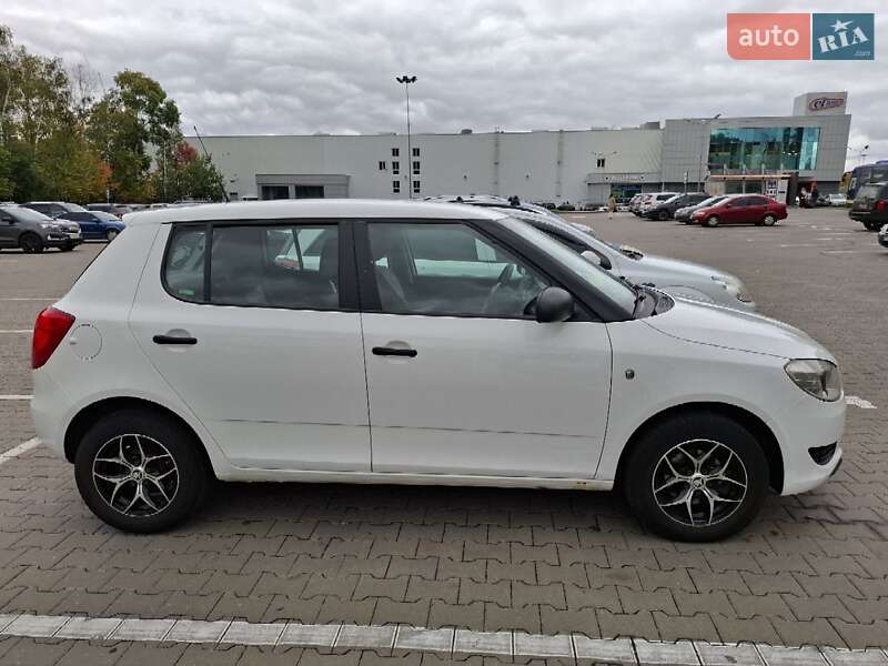 Хетчбек Skoda Fabia 2013 в Чернігові
