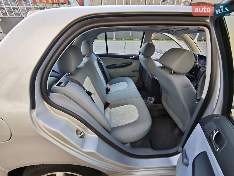 Хетчбек Skoda Fabia 2001 в Києві