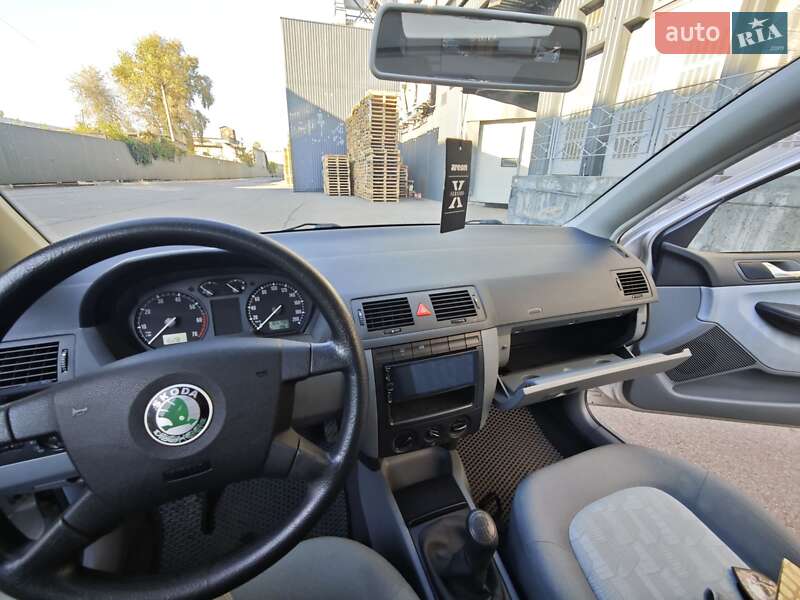 Хетчбек Skoda Fabia 2001 в Києві