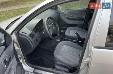 Седан Skoda Fabia 2002 в 