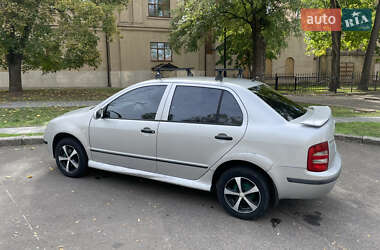 Седан Skoda Fabia 2002 в 
