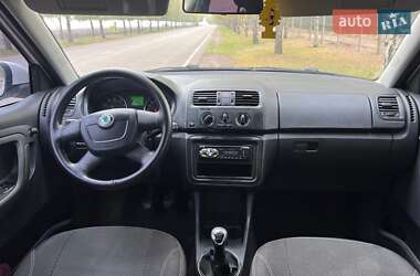 Хэтчбек Skoda Fabia 2012 в 