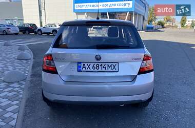 Хетчбек Skoda Fabia 2015 в 