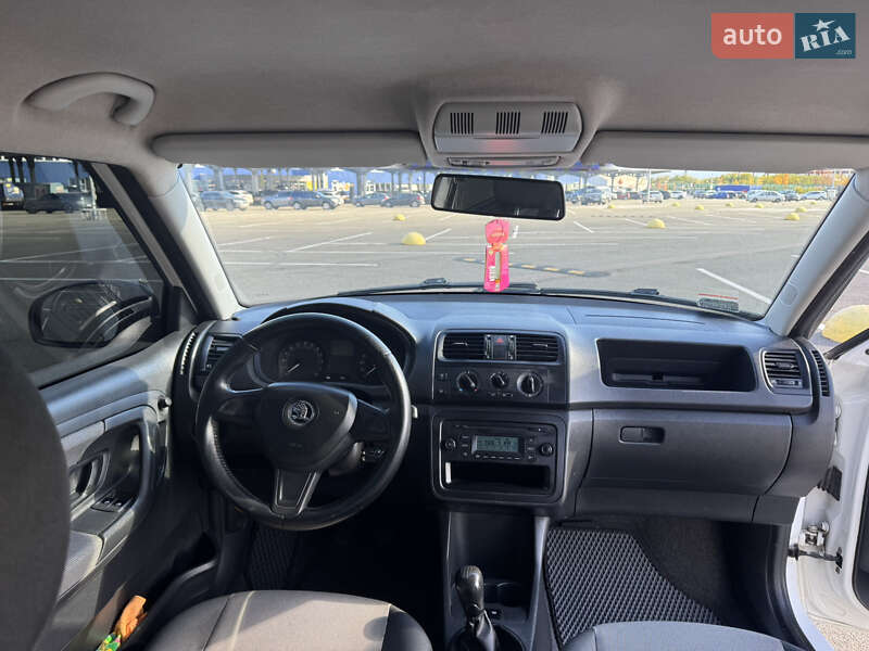 Хэтчбек Skoda Fabia 2014 в Киеве фото 12 Хэтчбек Skoda Fabia 2014 в Киеве