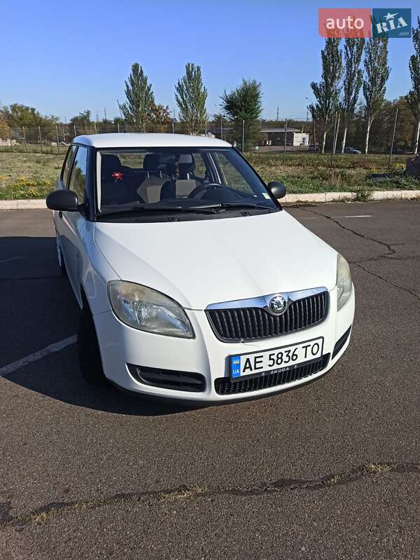 Хэтчбек Skoda Fabia 2009 в 