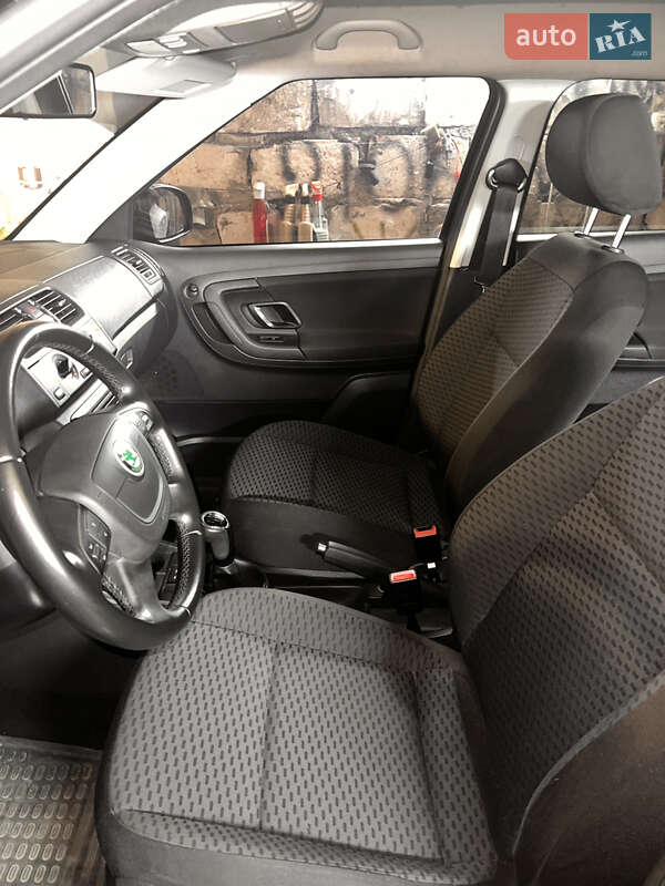 Хэтчбек Skoda Fabia 2010 в Славянске