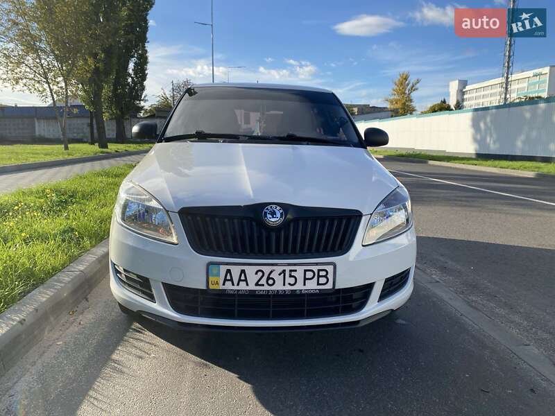 Хэтчбек Skoda Fabia 2011 в Киеве фото 2 Хэтчбек Skoda Fabia 2011 в Киеве