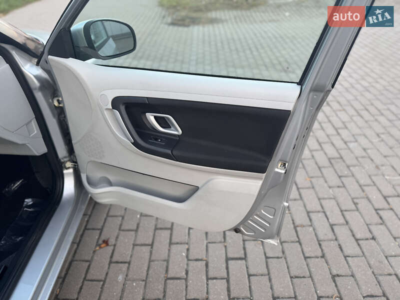 Универсал Skoda Fabia 2010 в Ровно фото 35 Универсал Skoda Fabia 2010 в Ровно