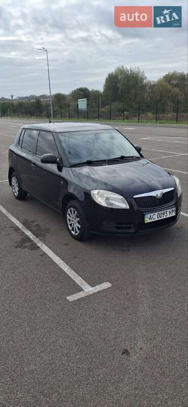 Хэтчбек Skoda Fabia 2008 в Ровно