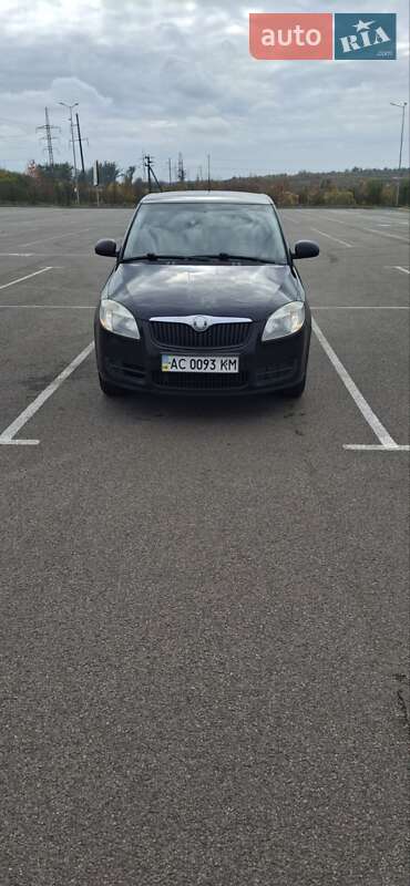 Хэтчбек Skoda Fabia 2008 в Ровно