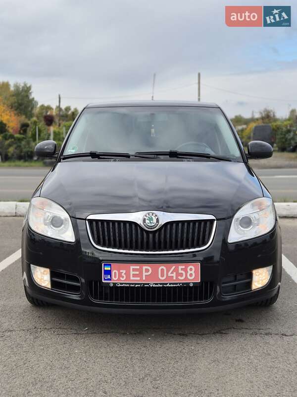 Хэтчбек Skoda Fabia 2009 в Луцке