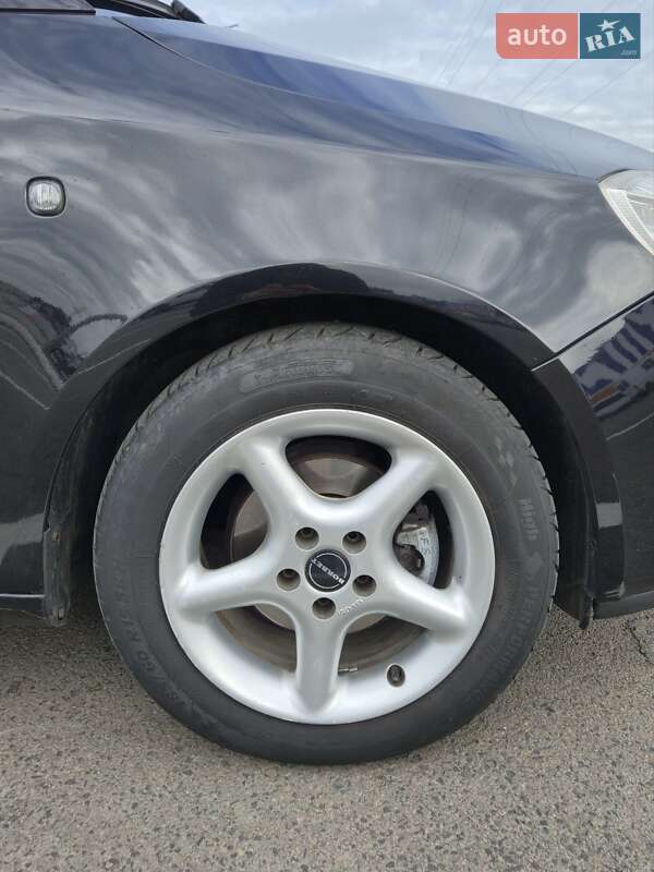 Хэтчбек Skoda Fabia 2009 в Луцке