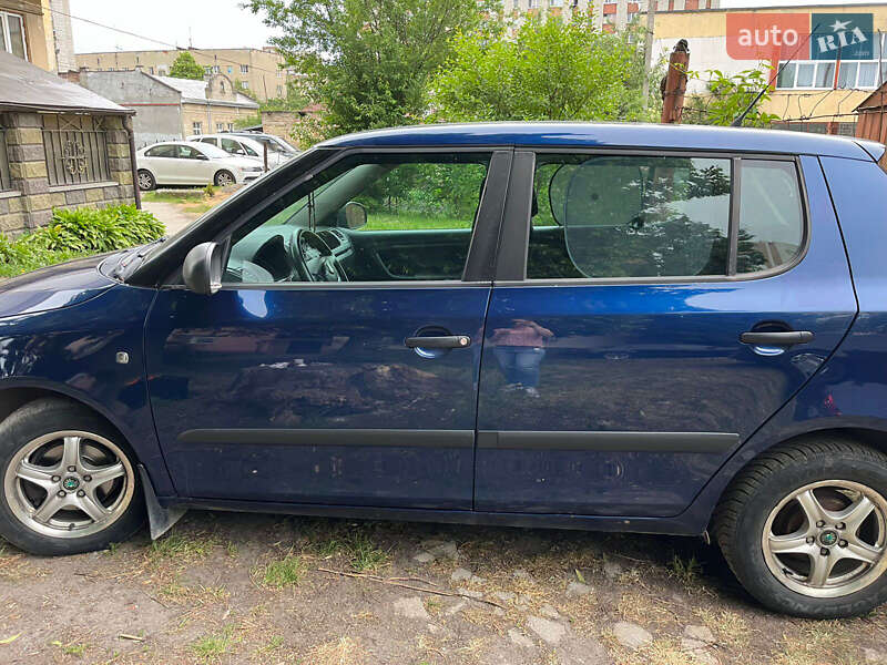 Хэтчбек Skoda Fabia 2011 в Львове