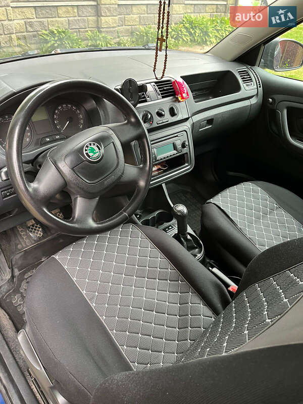 Хэтчбек Skoda Fabia 2011 в Львове